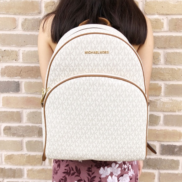 Gaby’sBags👜💕- NWT Michael Kors Large Backpack - Picture 3 of 8